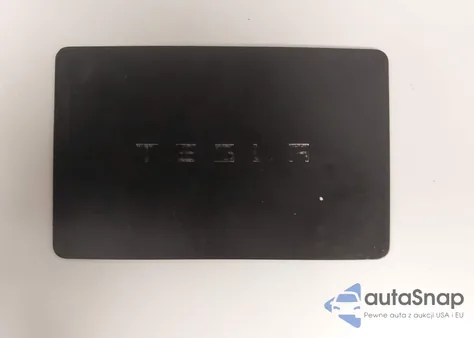 2022 Tesla Model 3 Long Range Dual Motor All-Wheel Drive z USA, uszkodzony, nr VIN 5YJ3E1EB7NF335103